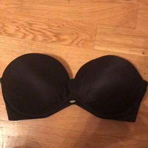 Victoria’s Secret strapless bra